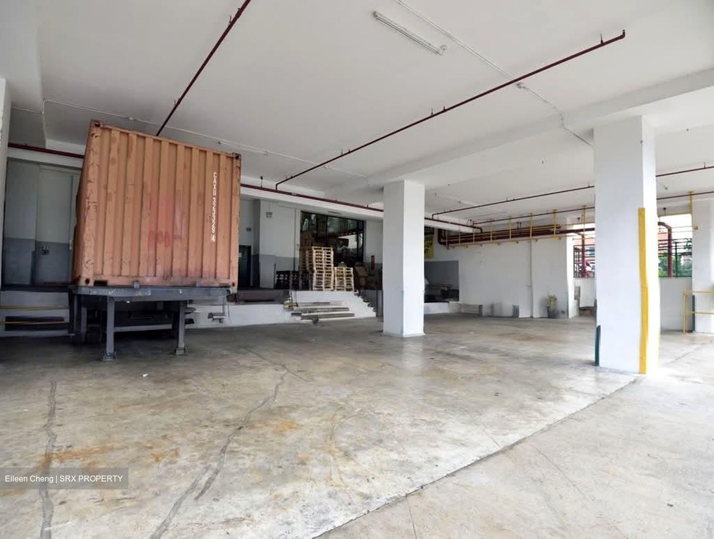 Gourmet East Kitchen (D16), Warehouse #574076321
